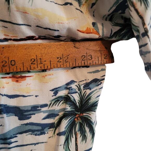 Pineapple Connections- Hawaiian palm tree button up shirt- size large - Picture 6 of 6